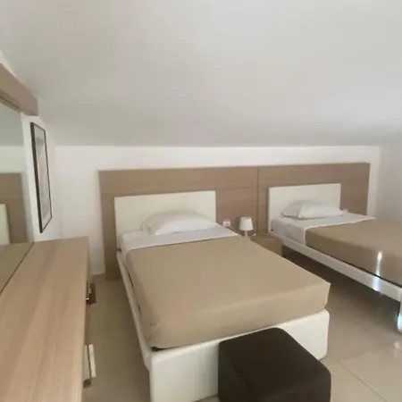 San Michele Apartments&rooms アパートホテル 3*