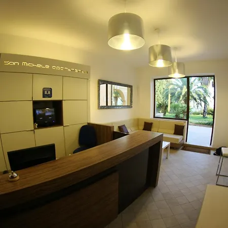 San Michele Apartments&rooms アパートホテル 3*