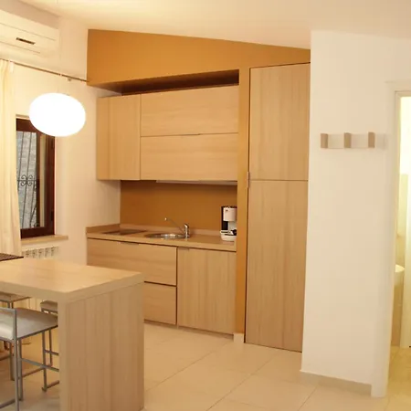 San Michele Apartments&rooms アパートホテル 3*