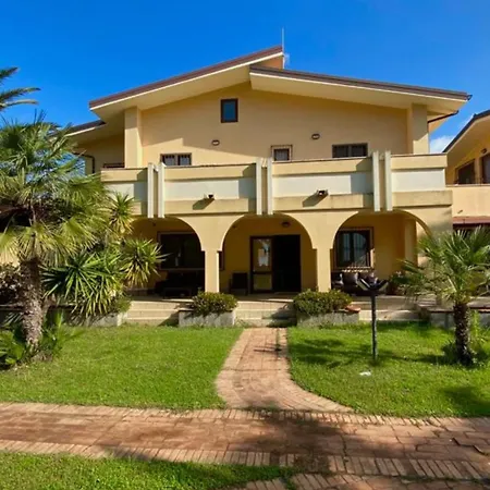 San Michele Apartments&rooms 3* 卡坦扎罗