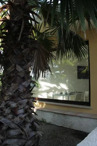 San Michele Apartments&rooms מלון דירות