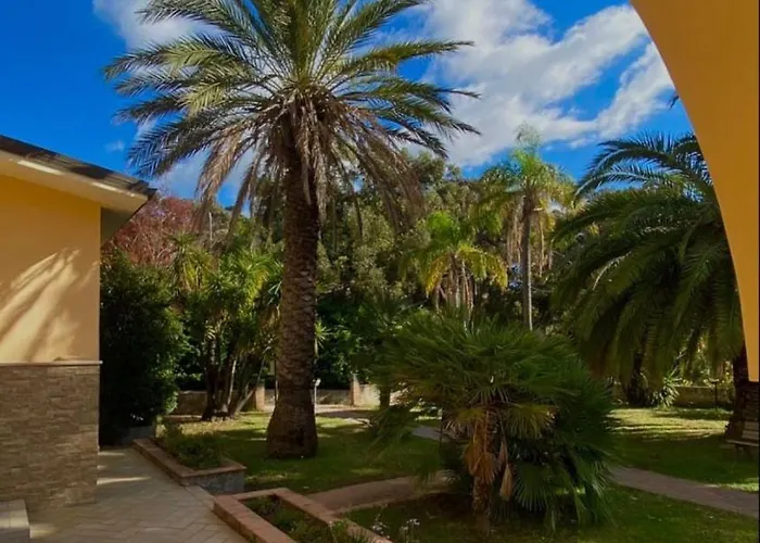 San Michele Apartments&rooms מלון דירות