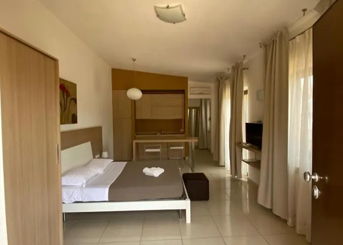 מלון דירות San Michele Apartments&rooms 3*