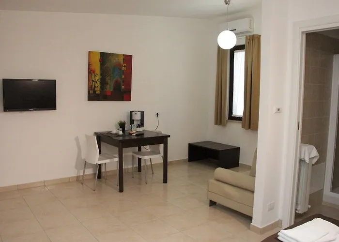 מלון דירות San Michele Apartments&rooms קטנזארו